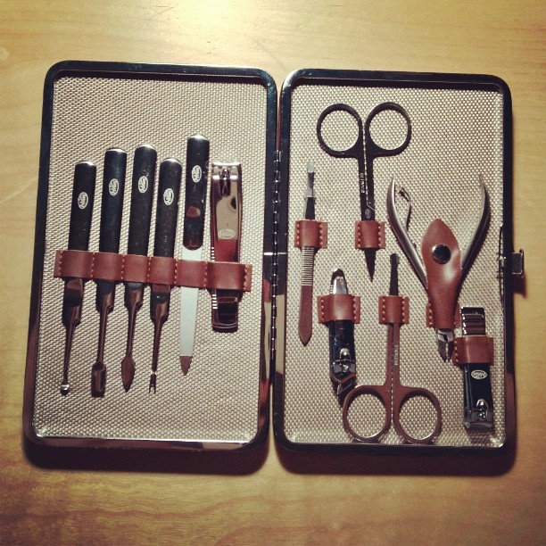 #Hfun #clippers #tweezers #set #frommywife #finallyagoodqualityone @ancagale