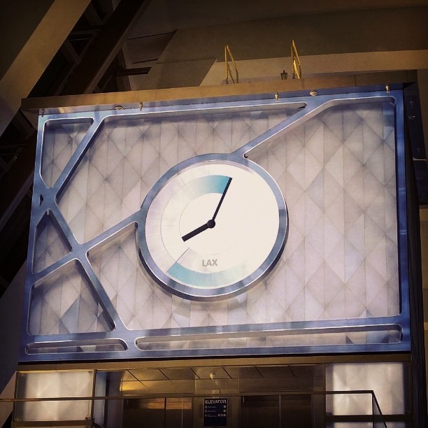 Here is a nice #clock made of #digitalmaterials. In the #LAXInternational #Airport.  On may way to #Sydney.  #LED #VideoWall