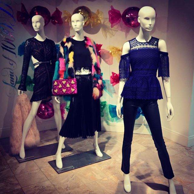 #retaildisplay at #sacksfifthavenue #balloons #manechin #fashion #oolala