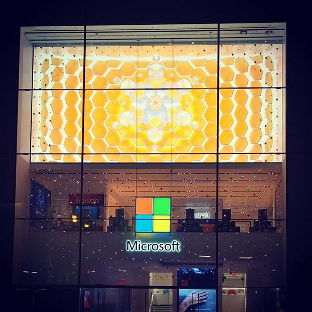 #digitalmaterials #yellow #gold #holiday #facade #retail #MicrosoftStore #5thavenue #kineticsnowflake