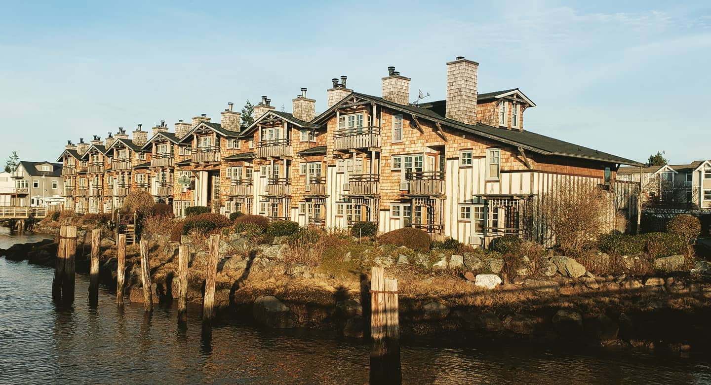 I really like this #lodge. It is #beautiful and  It looks so #PNW #LaConner #LaConnerChannelLodge #architecture